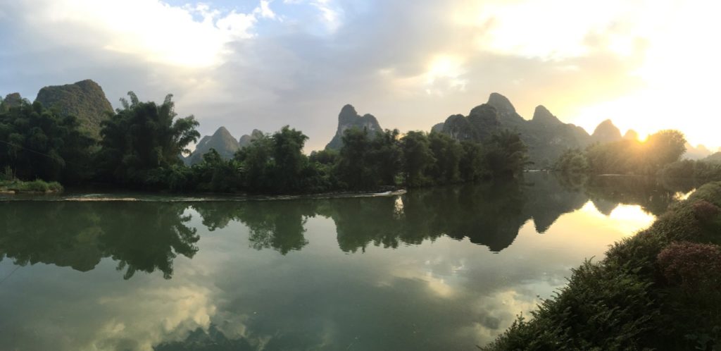 THE STUNNING YANGSHUO SCENERY