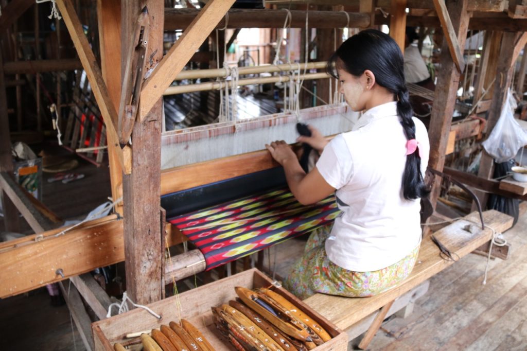 COTTON, SILK AND LOTUS WEAVING ON INLE LAKE