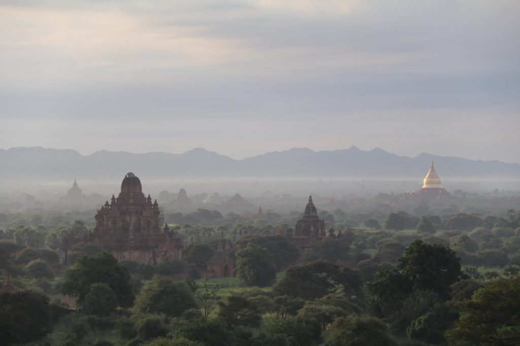 BAGAN TEMPLES AT SUNRISE