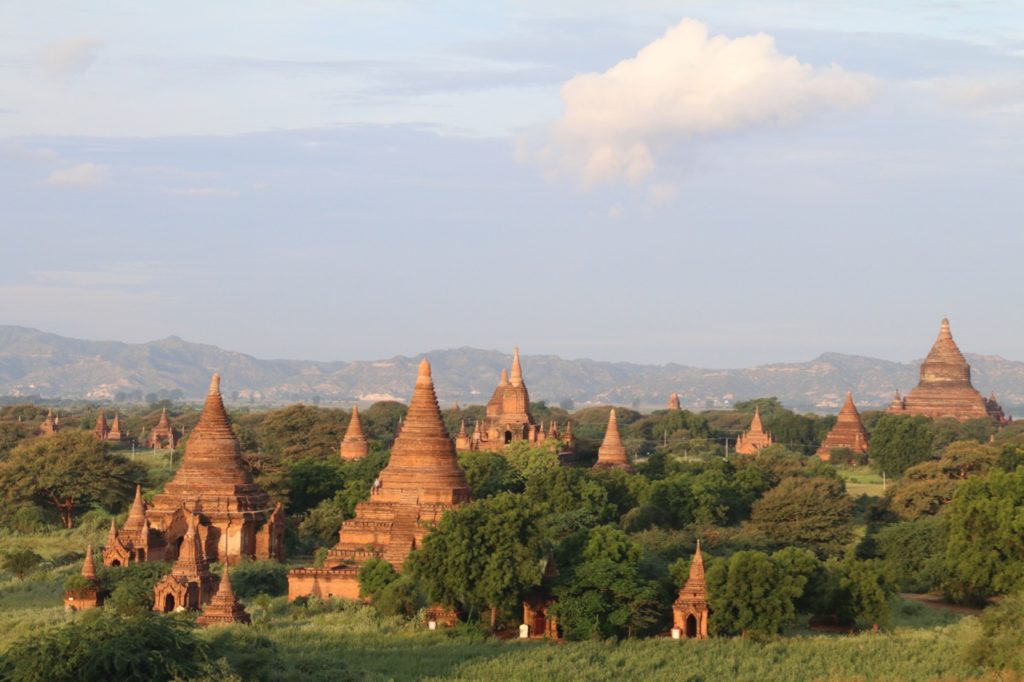 BEAUTIFUL TEMPLES OF BAGAN ONCE THE SUN WAS UP