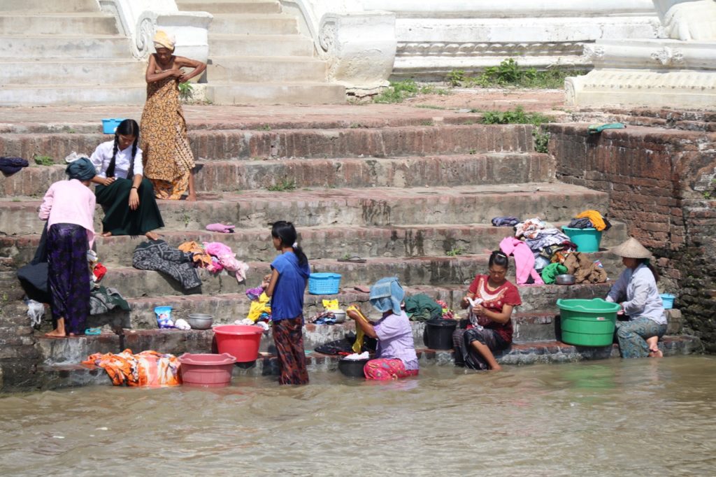 Washing on the steps of Minguin