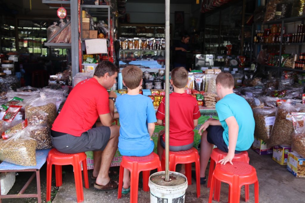 TEA TASTING AT MAE SALONG MARKET