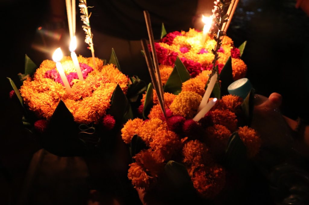 BANANA LEAF CANDLE FLOATS