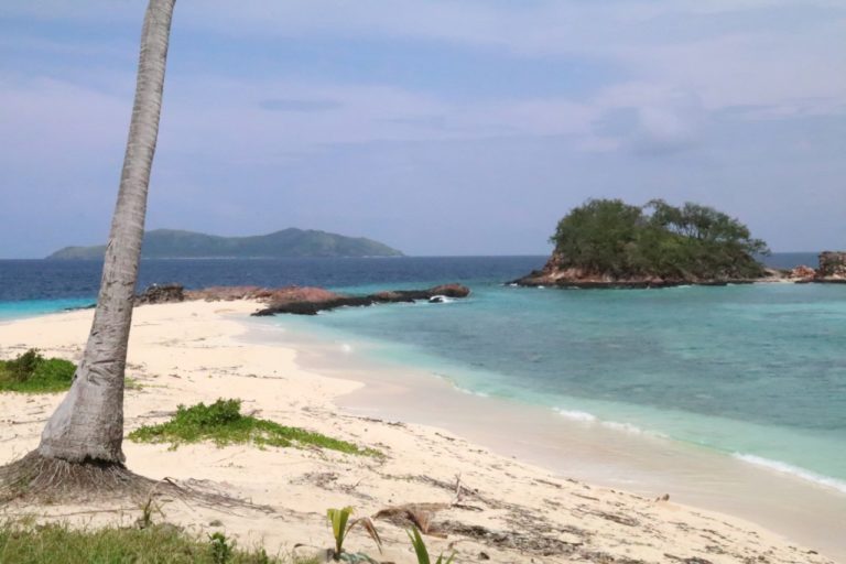 Stunning Modriki Island in Fiji – Filming Location for the Movie Cast ...