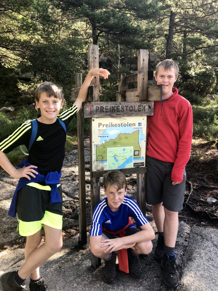 Hiking to Pulpit Rock with kids