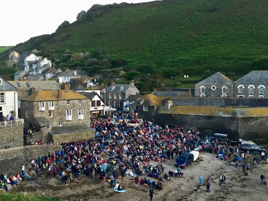 The Platt in Port Issac packed when the Fisherman's Friends sing!